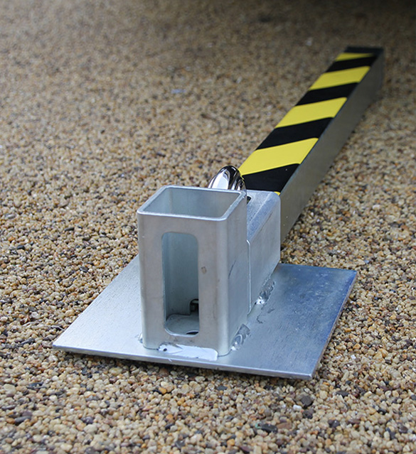 Z1 parking security post hinge and locking mechanism