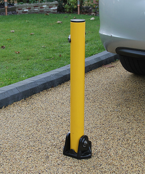 Z2 heavy duty fold down bollard for driveway and parking bay security