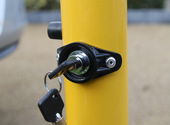 Z2 parking bollard push-in lock mechanism